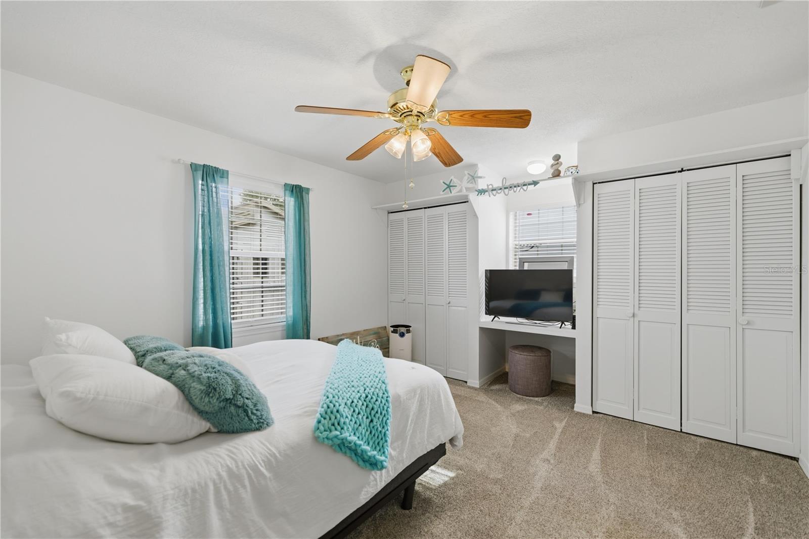 RAINBOW S END ESTATE - Residential