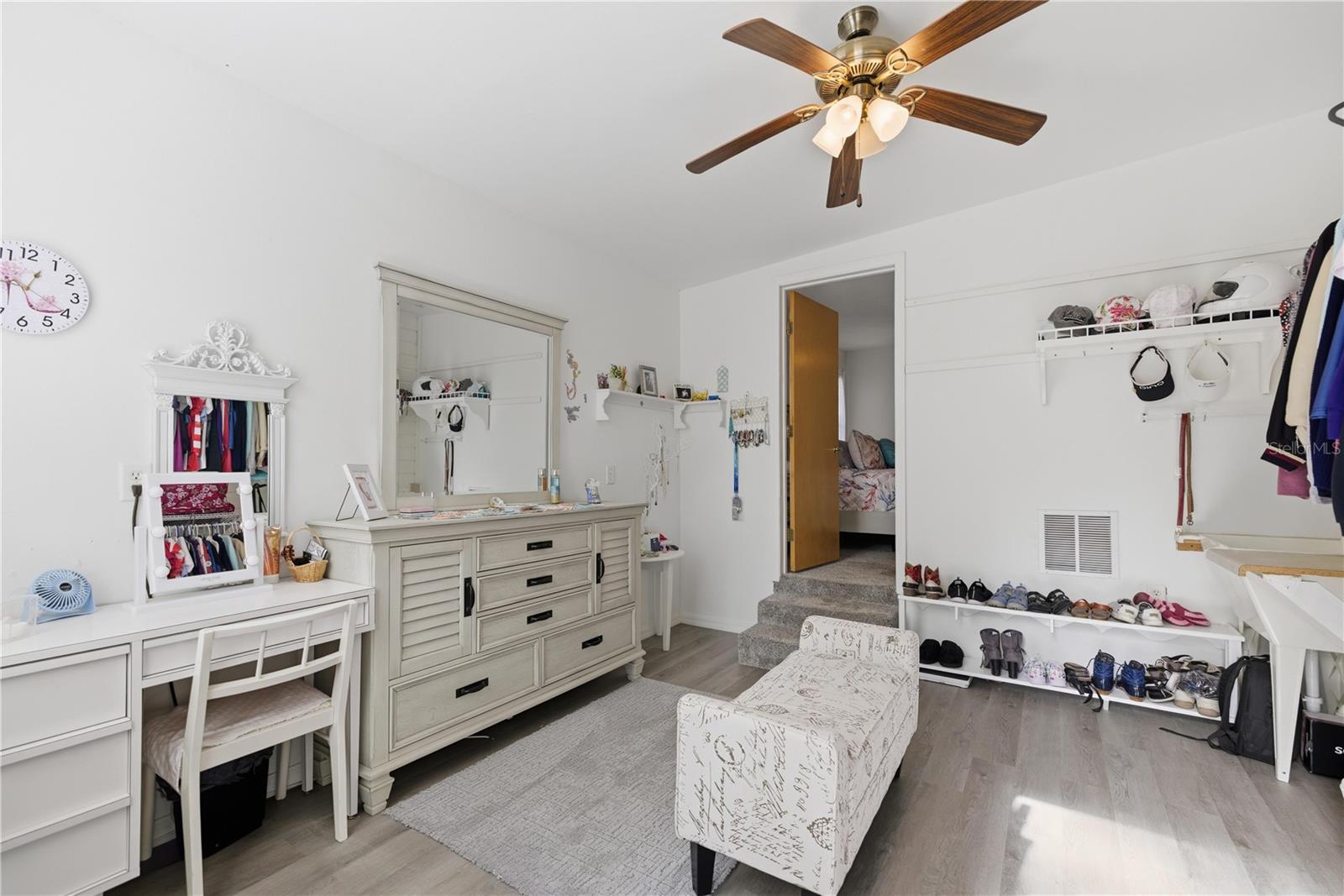 RAINBOW S END ESTATE - Residential