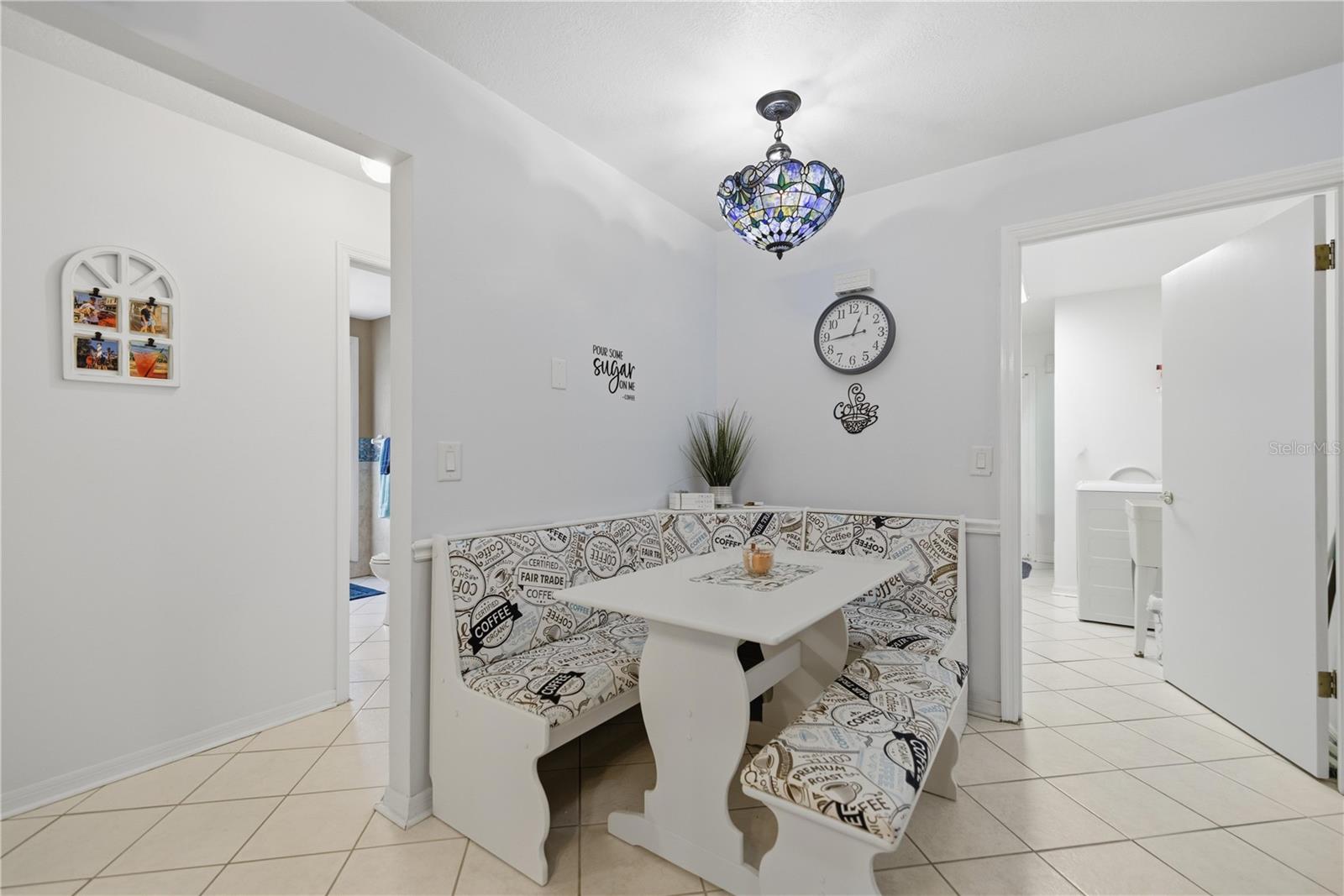 RAINBOW S END ESTATE - Residential