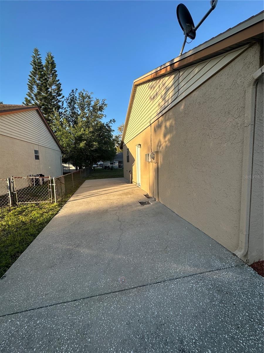 7601 COMO DRIVE