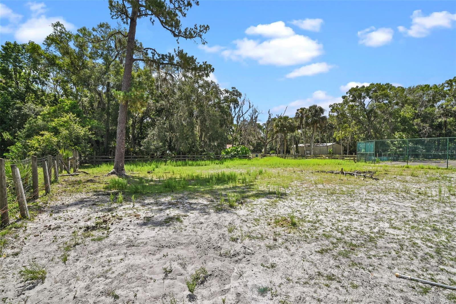 LAKE HARNEY ESTATES 5 ACRE DEV 256 PARCELS - Residential