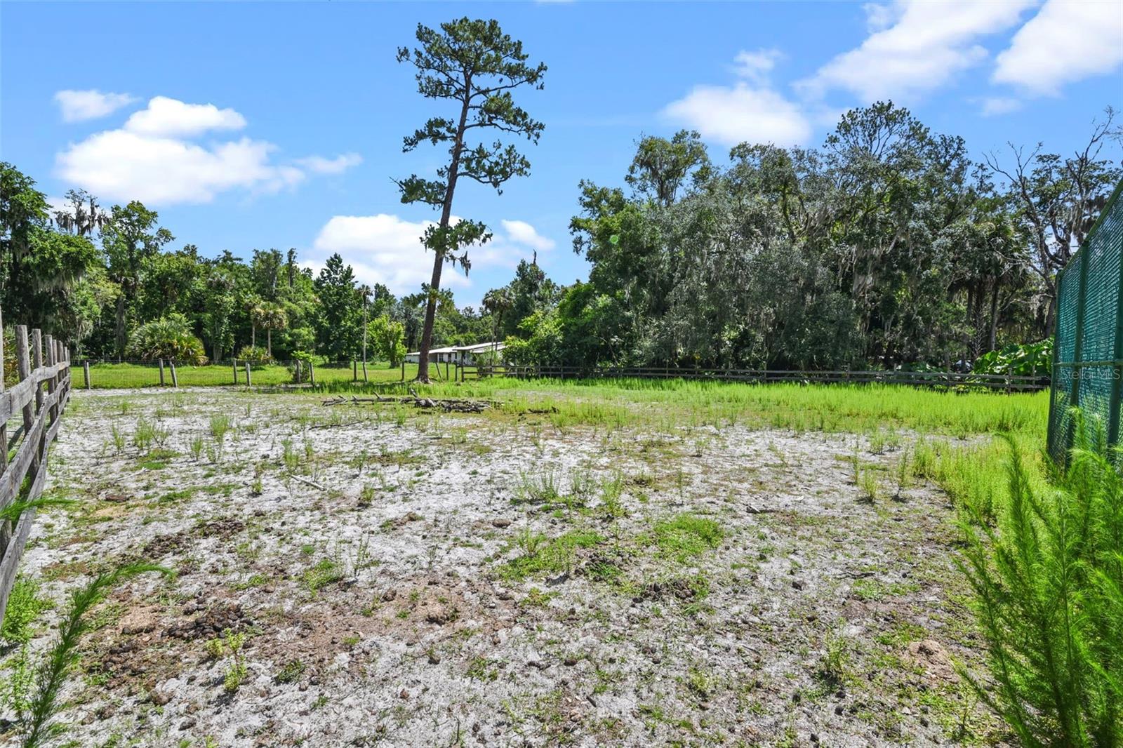 LAKE HARNEY ESTATES 5 ACRE DEV 256 PARCELS - Residential
