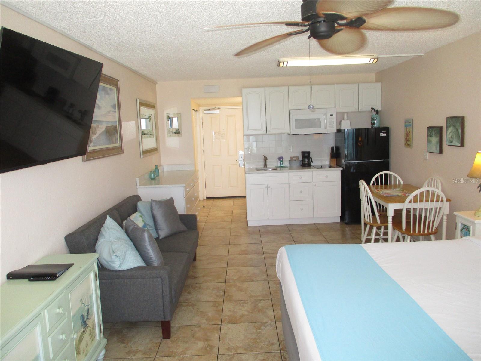 ISLAND INN CONDO - Residential