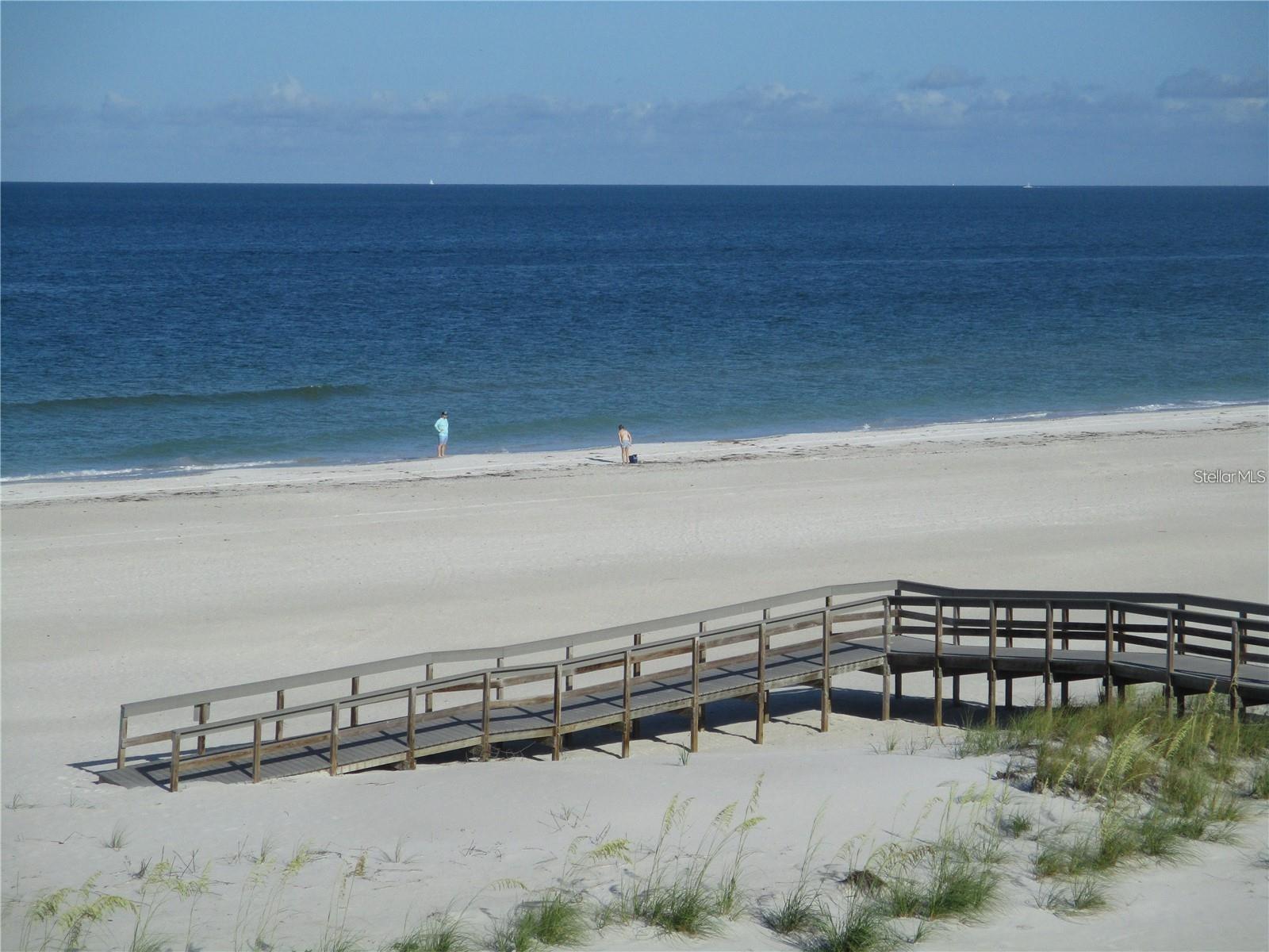 ISLAND INN CONDO - Residential