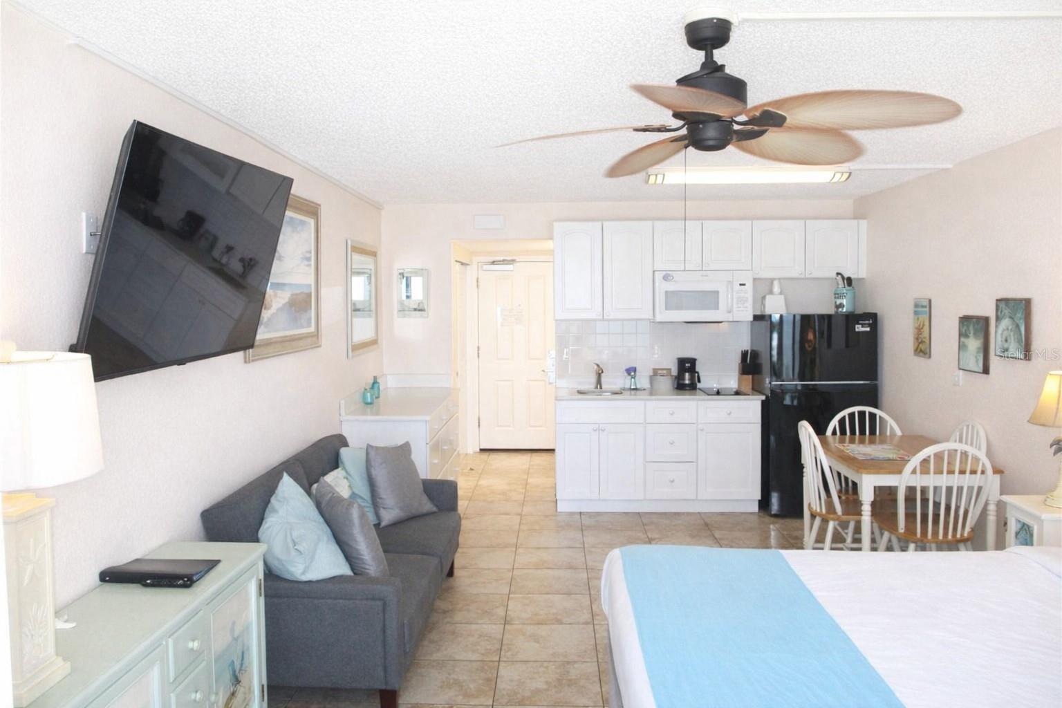 ISLAND INN CONDO - Residential