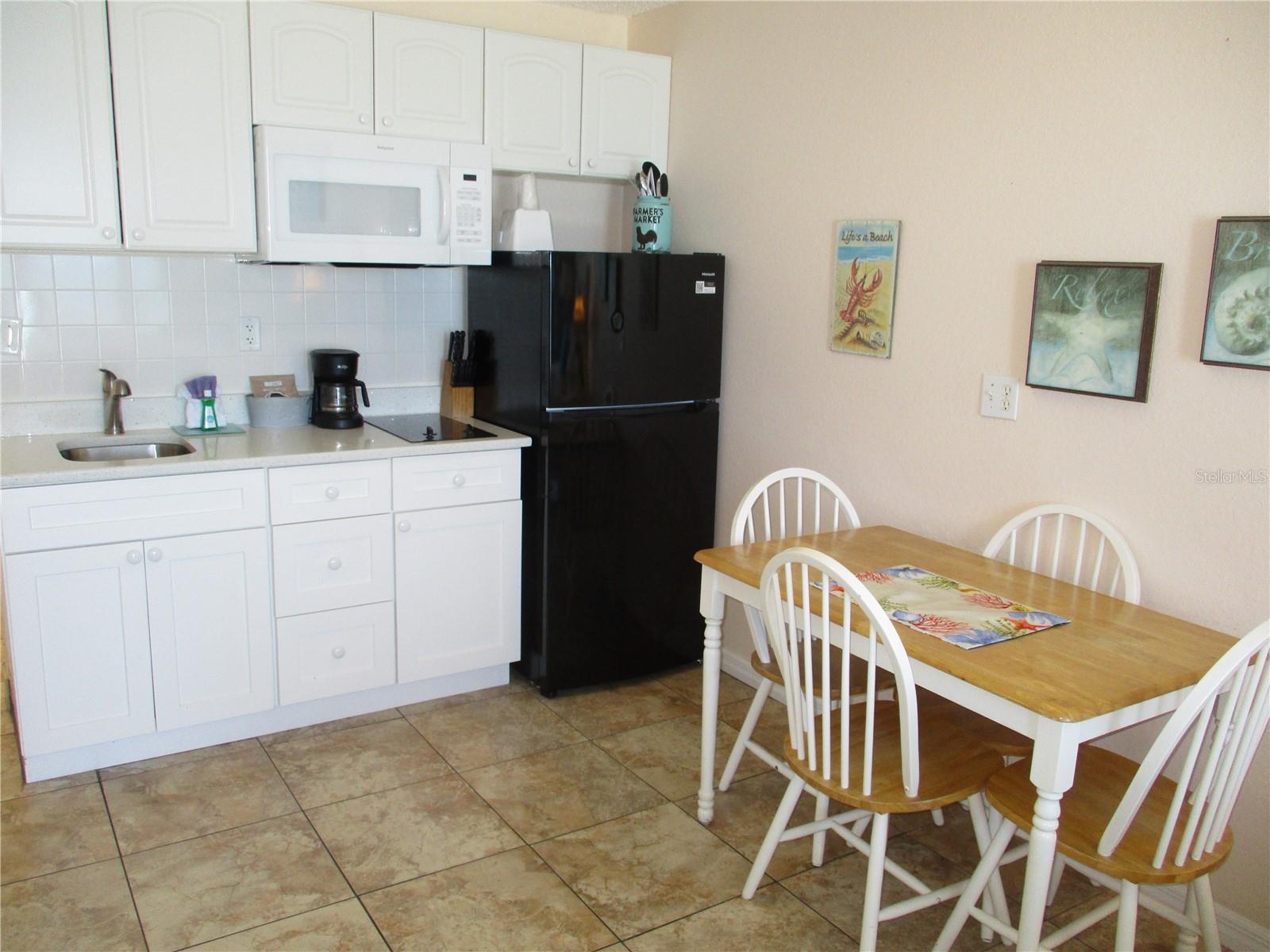 ISLAND INN CONDO - Residential