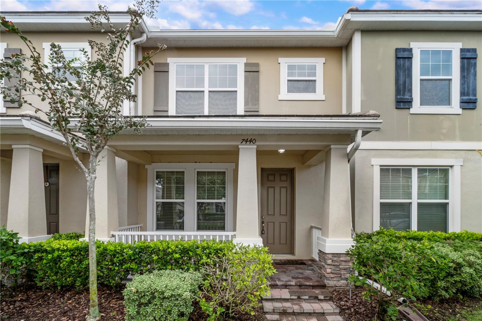 Like-new townhouse in the desirable Lake Burden community! This beautifully maintained 3-bedroom plus den/office, 2.5-bath home offers a comfortable and functional layout perfect for modern living. The kitchen features granite countertops, stainless steel appliances, and plenty of cabinet space. Enjoy ceramic tile flooring throughout the first floor and cozy carpet upstairs. The primary suite includes a walk-in closet and an en-suite bathroom. Washer and dryer are conveniently located upstairs.
Outside, a private courtyard separates the home from the detached 2-car garage—ideal for outdoor dining or relaxing in the evenings.
Lake Burden is a sought-after community offering tennis courts, playgrounds, and scenic walking paths around the lake. Located in the heart of Windermere, residents enjoy easy access to top-rated schools, local shops, restaurants, and major highways. Just minutes from Disney, Hamlin Town Center, and Winter Garden Village, this home combines convenience with a peaceful suburban setting.
Freshly painted and move-in ready — this one is a must-see!