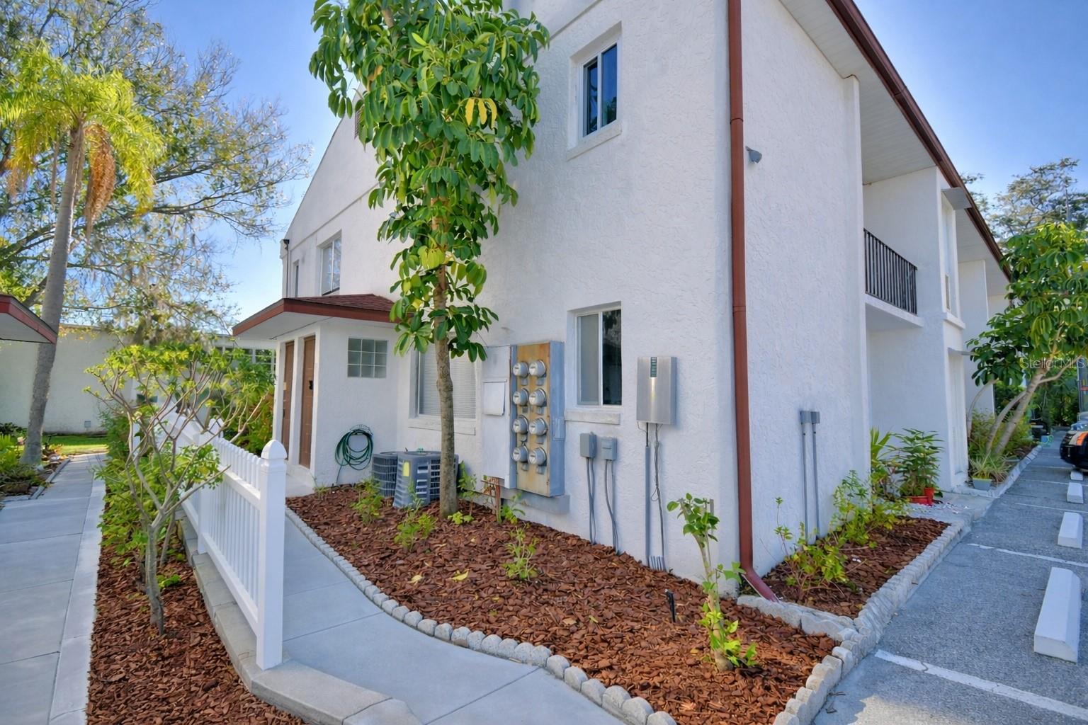 LAKE KIT - Residential