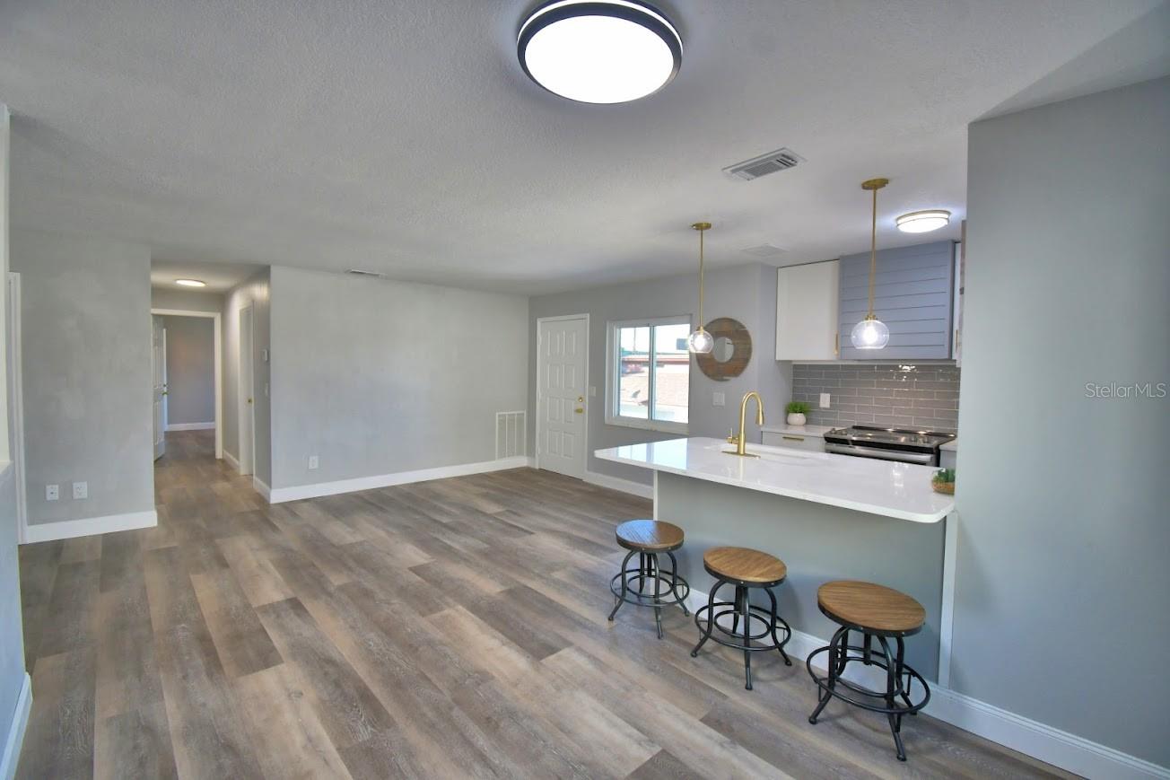 LAKE KIT - Residential