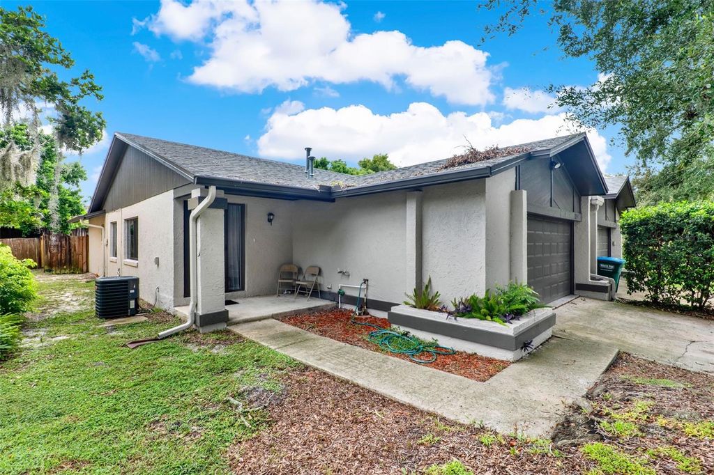 Photo of 212 Perth Court, Winter Springs, FL 32708 (MLS # O6343569)