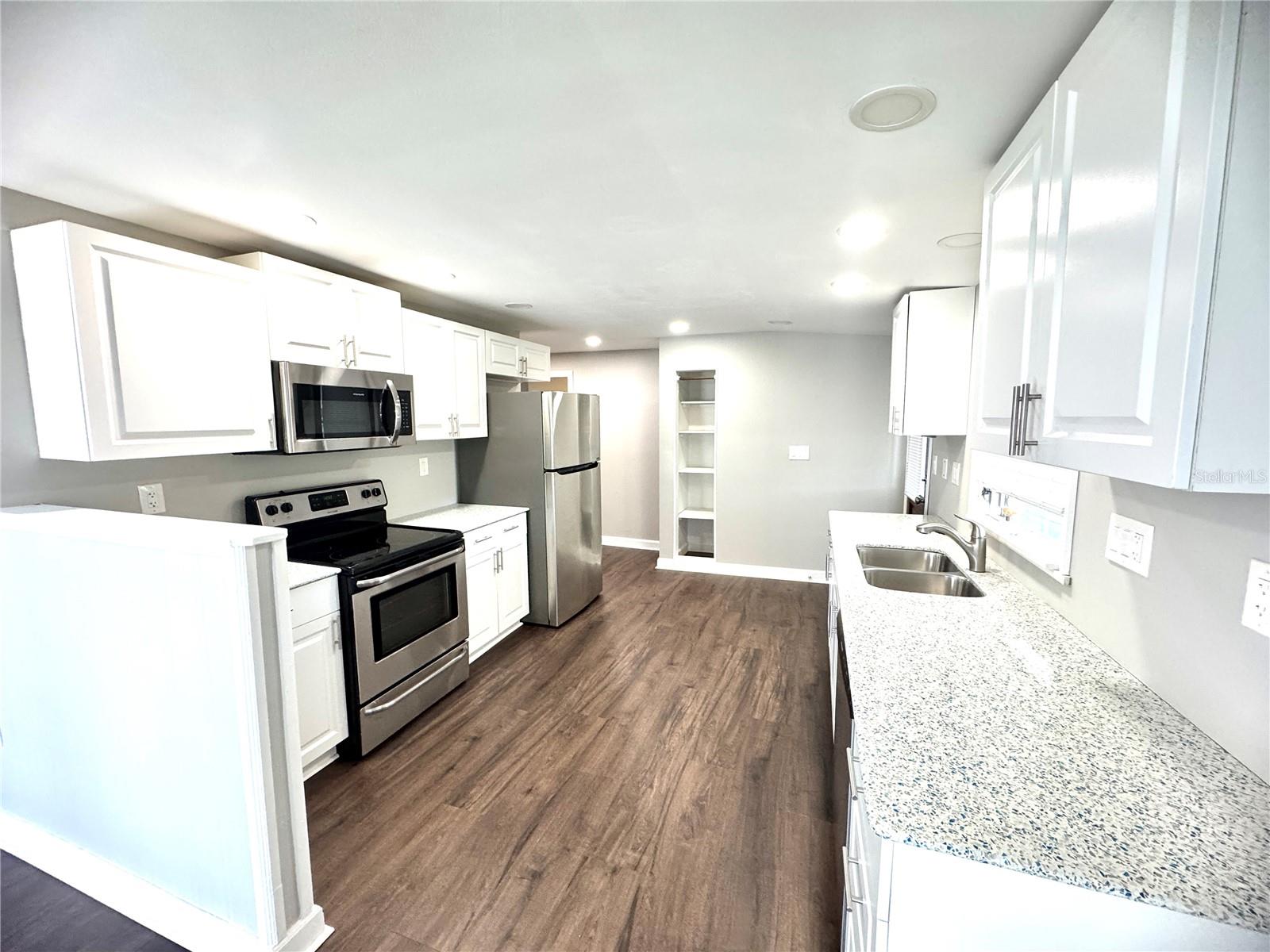 VENICE EDGEWOOD SEC OF - Residential