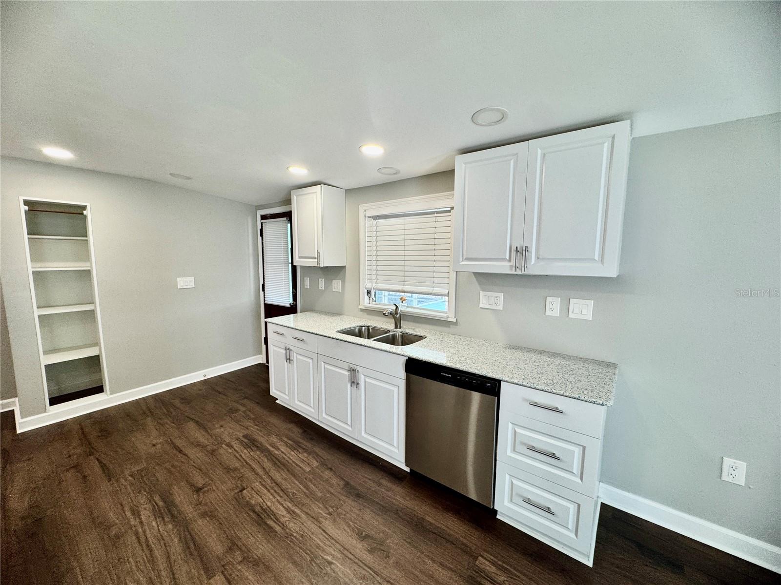 VENICE EDGEWOOD SEC OF - Residential