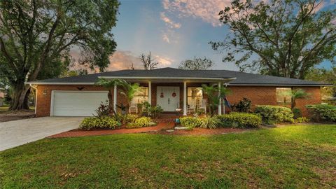 A home in WINTER HAVEN