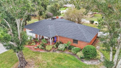 A home in WINTER HAVEN