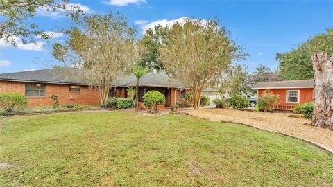 A home in WINTER HAVEN