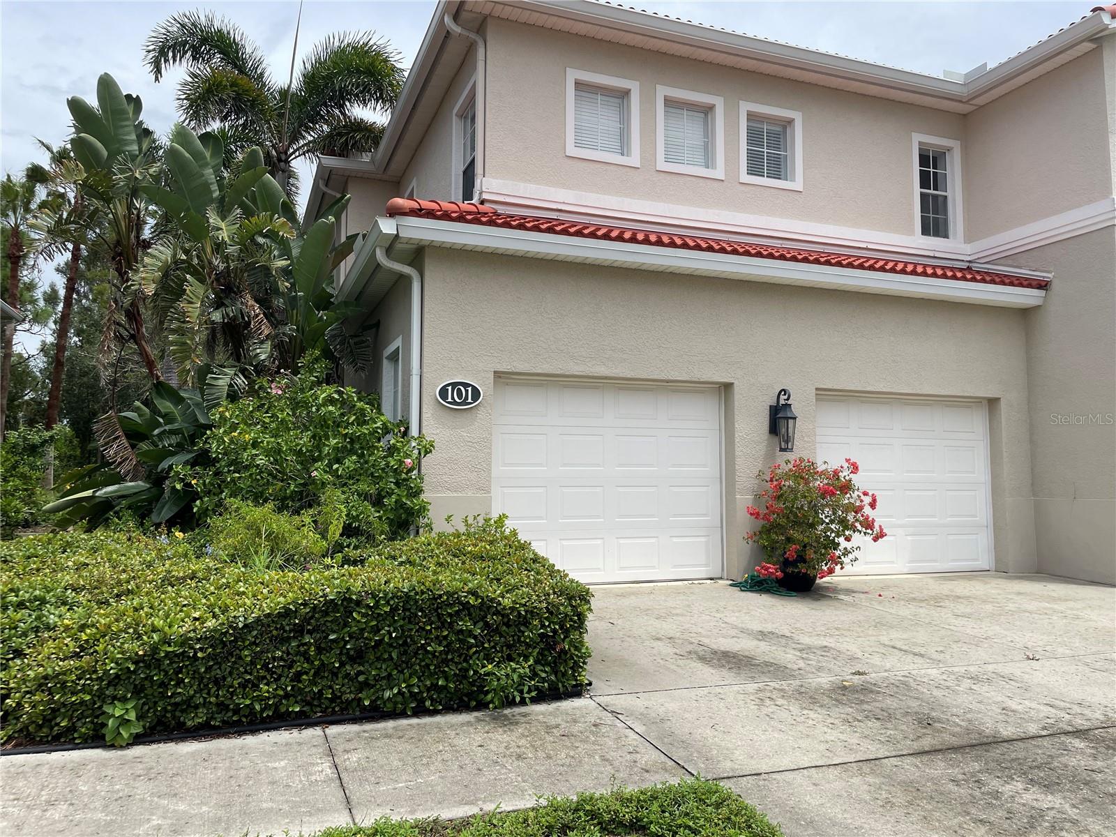 THE VILLAS AT VENICE - Residential