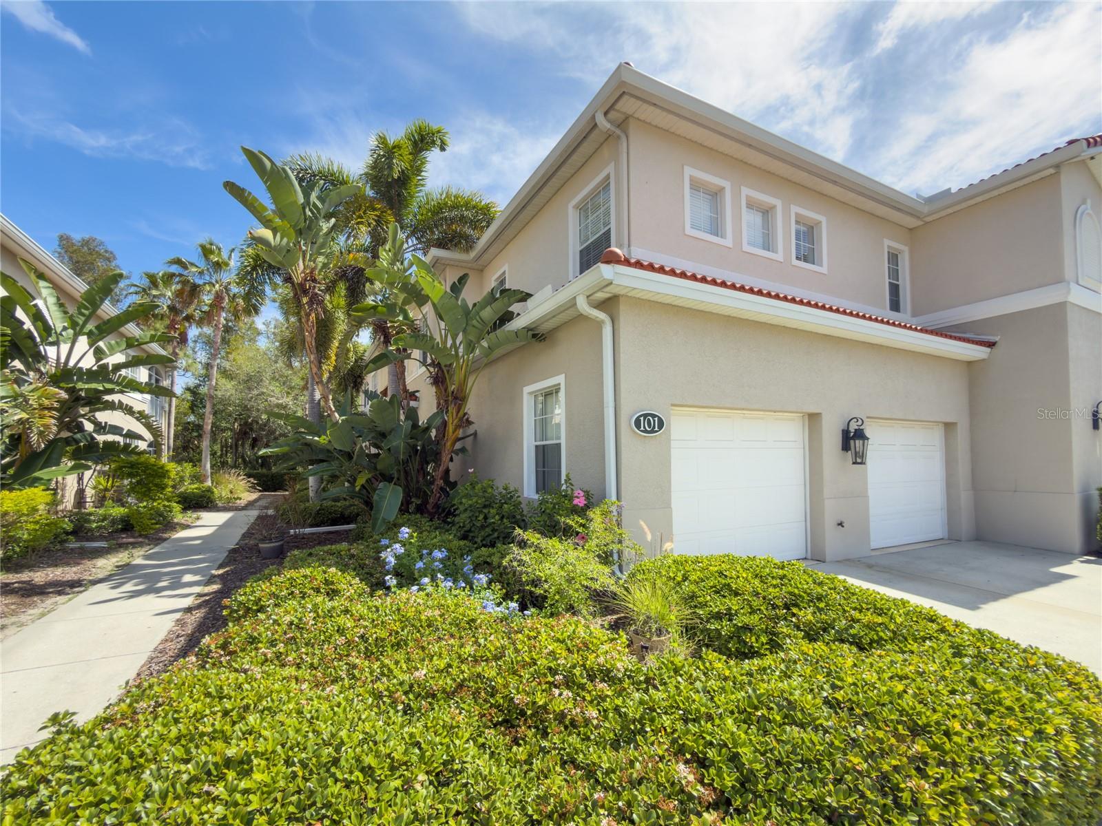 THE VILLAS AT VENICE - Residential