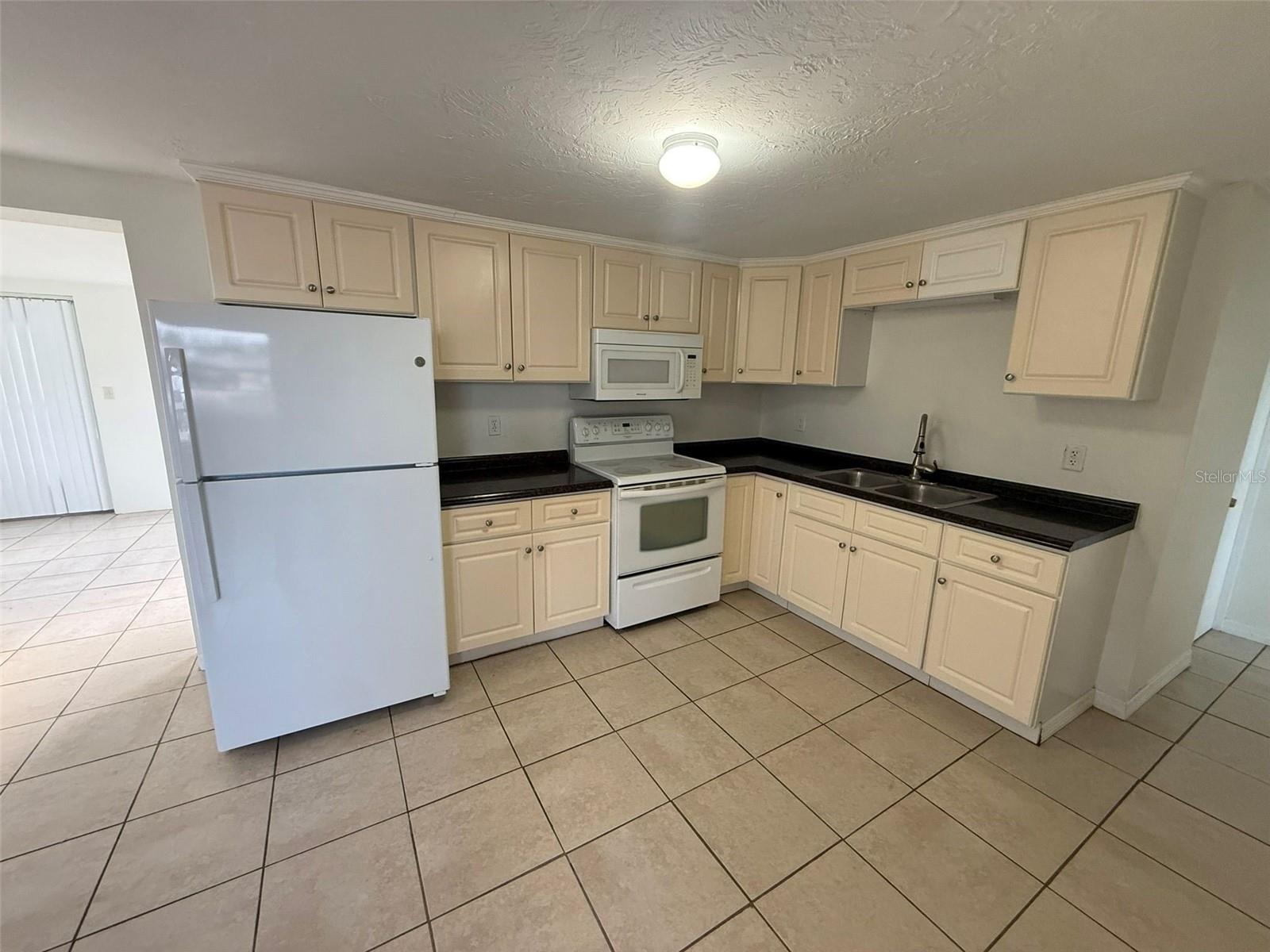 ROCKY CRK GARDENS - Residential Lease