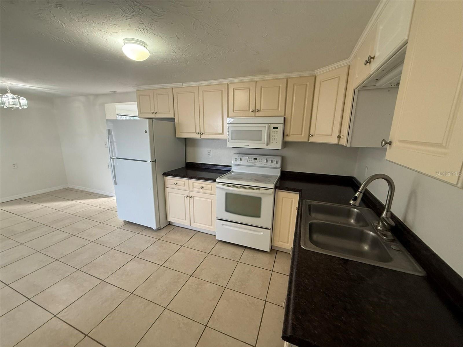 ROCKY CRK GARDENS - Residential Lease