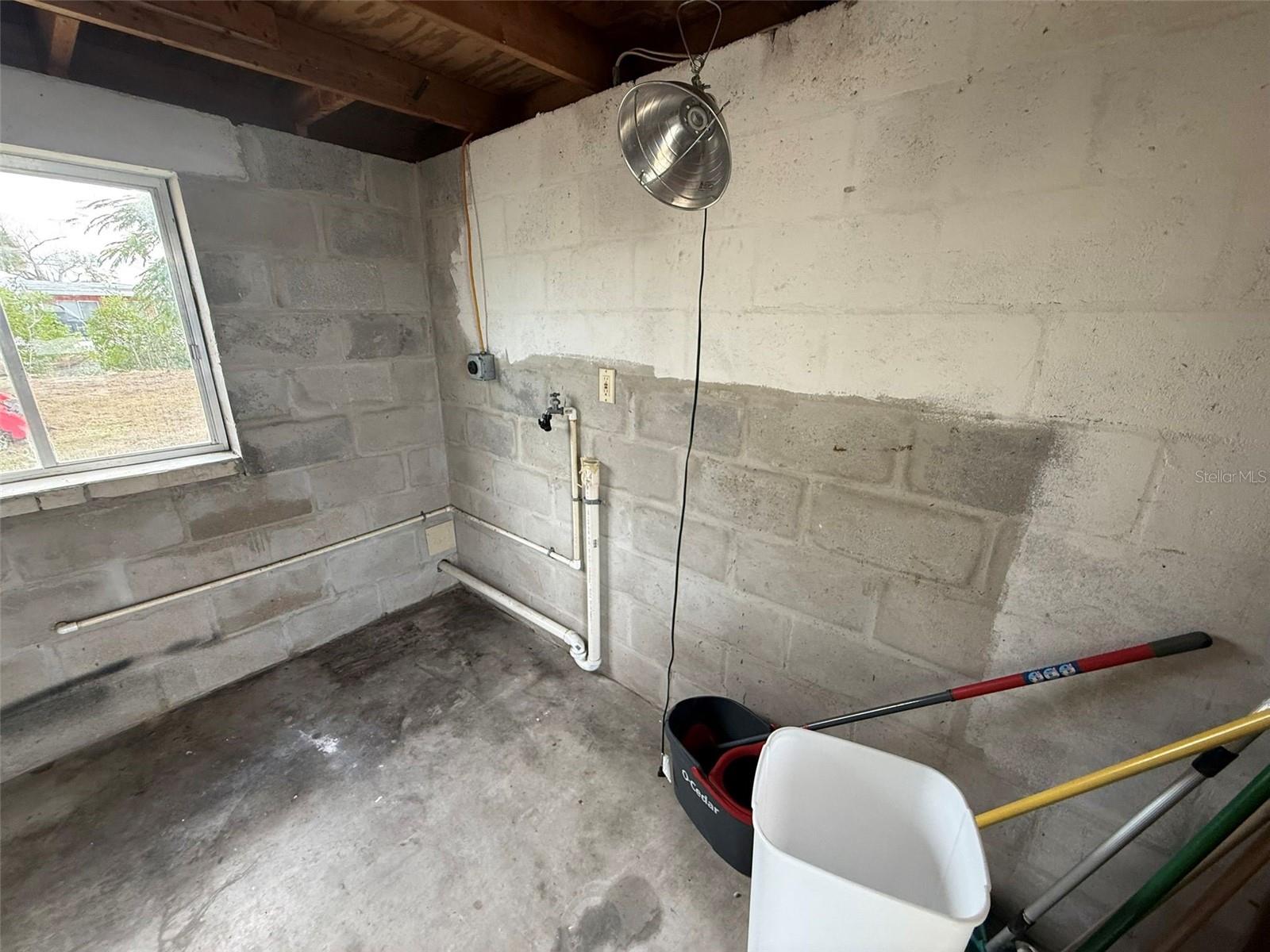 ROCKY CRK GARDENS - Residential Lease