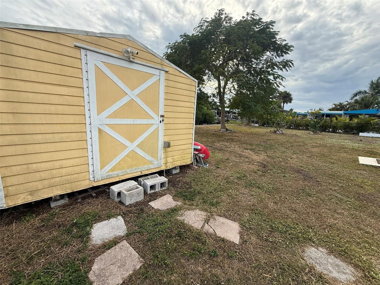 ROCKY CRK GARDENS - Residential Lease