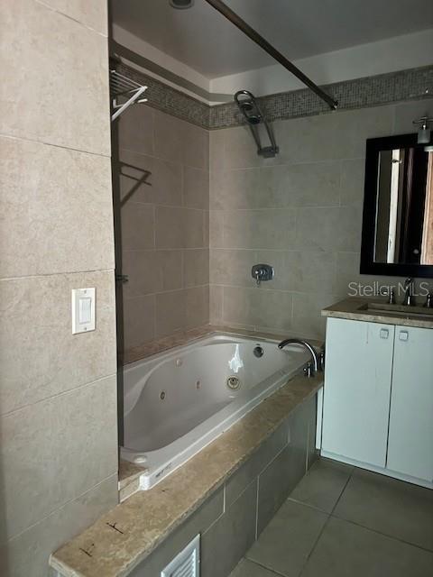 LAS VERANDAS CONDOMINIUM - Residential