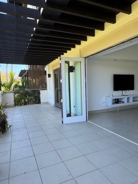 LAS VERANDAS CONDOMINIUM - Residential