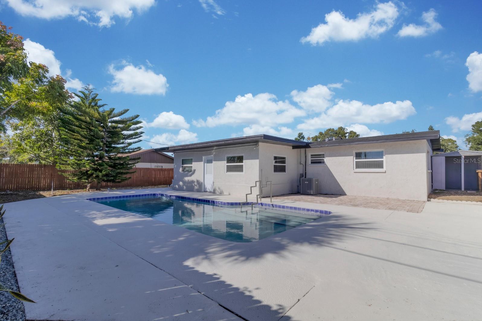 IMPERIAL ESTATES - Residential