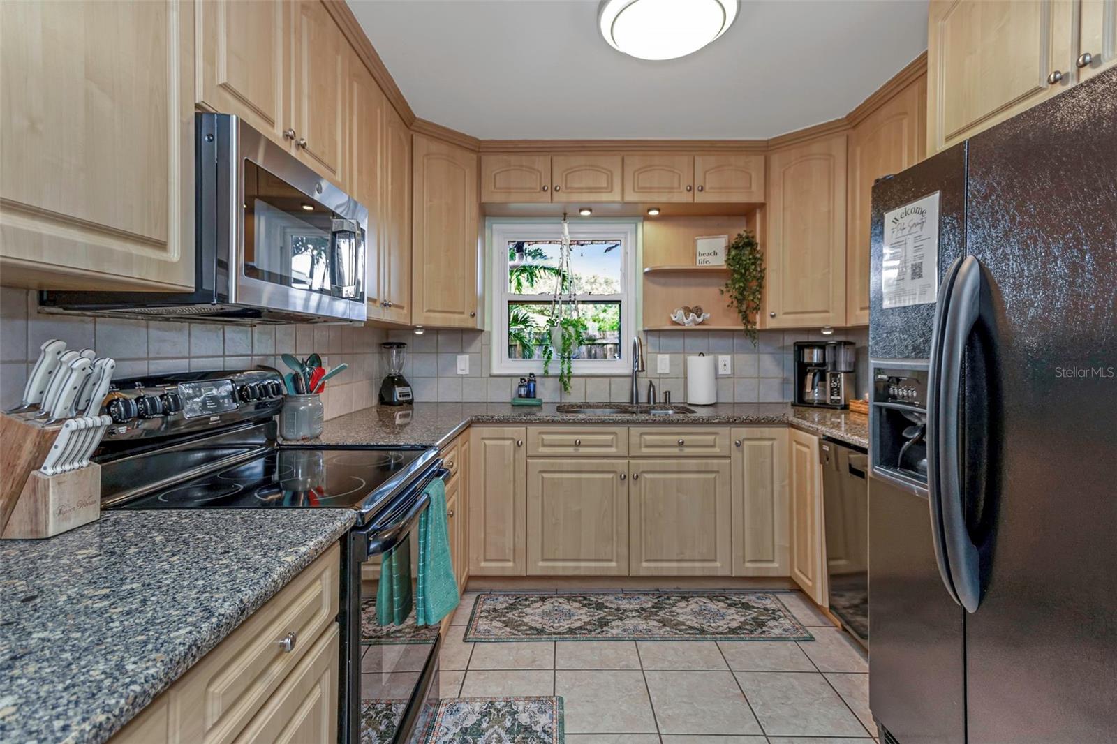 BAY RIDGE TERRACE UNIT 4 - Residential