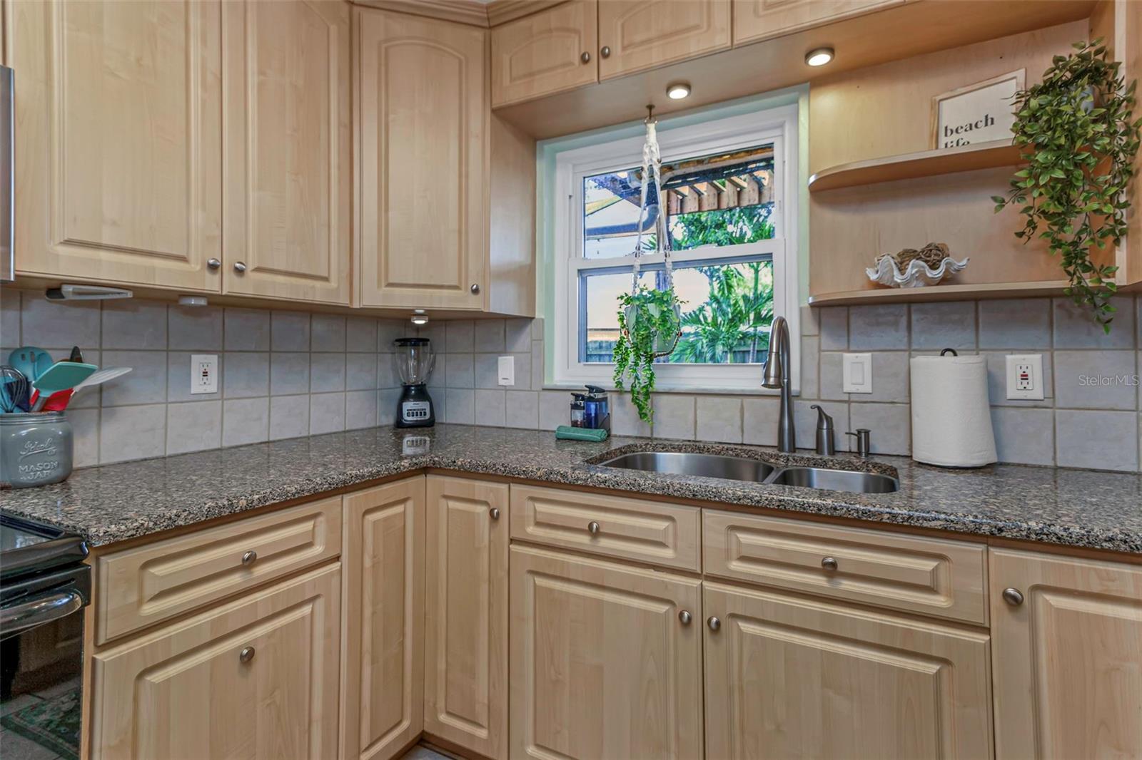 BAY RIDGE TERRACE UNIT 4 - Residential