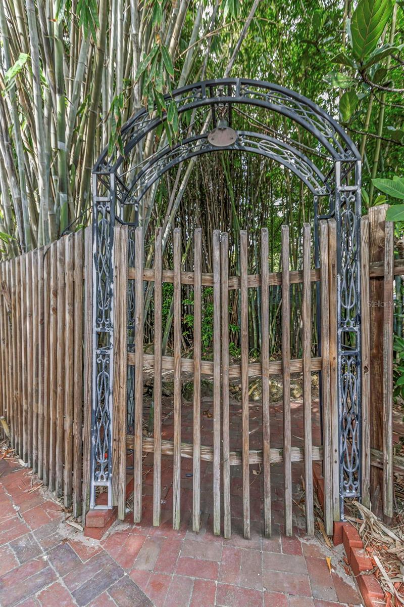 BAY RIDGE TERRACE UNIT 4 - Residential