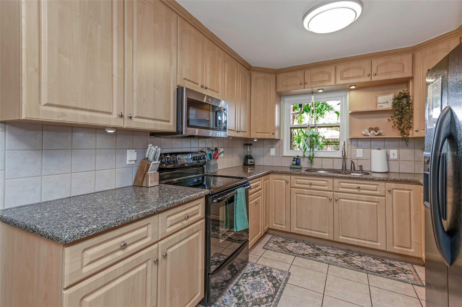 BAY RIDGE TERRACE UNIT 4 - Residential