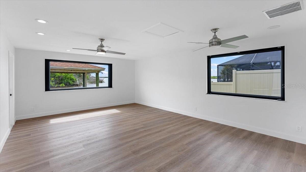 YACHT HAVEN - Residential