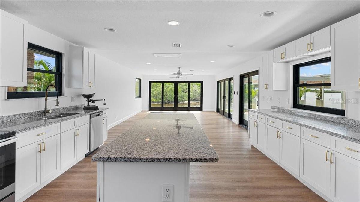 YACHT HAVEN - Residential