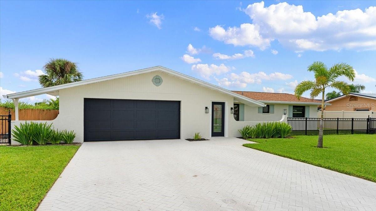 YACHT HAVEN - Residential