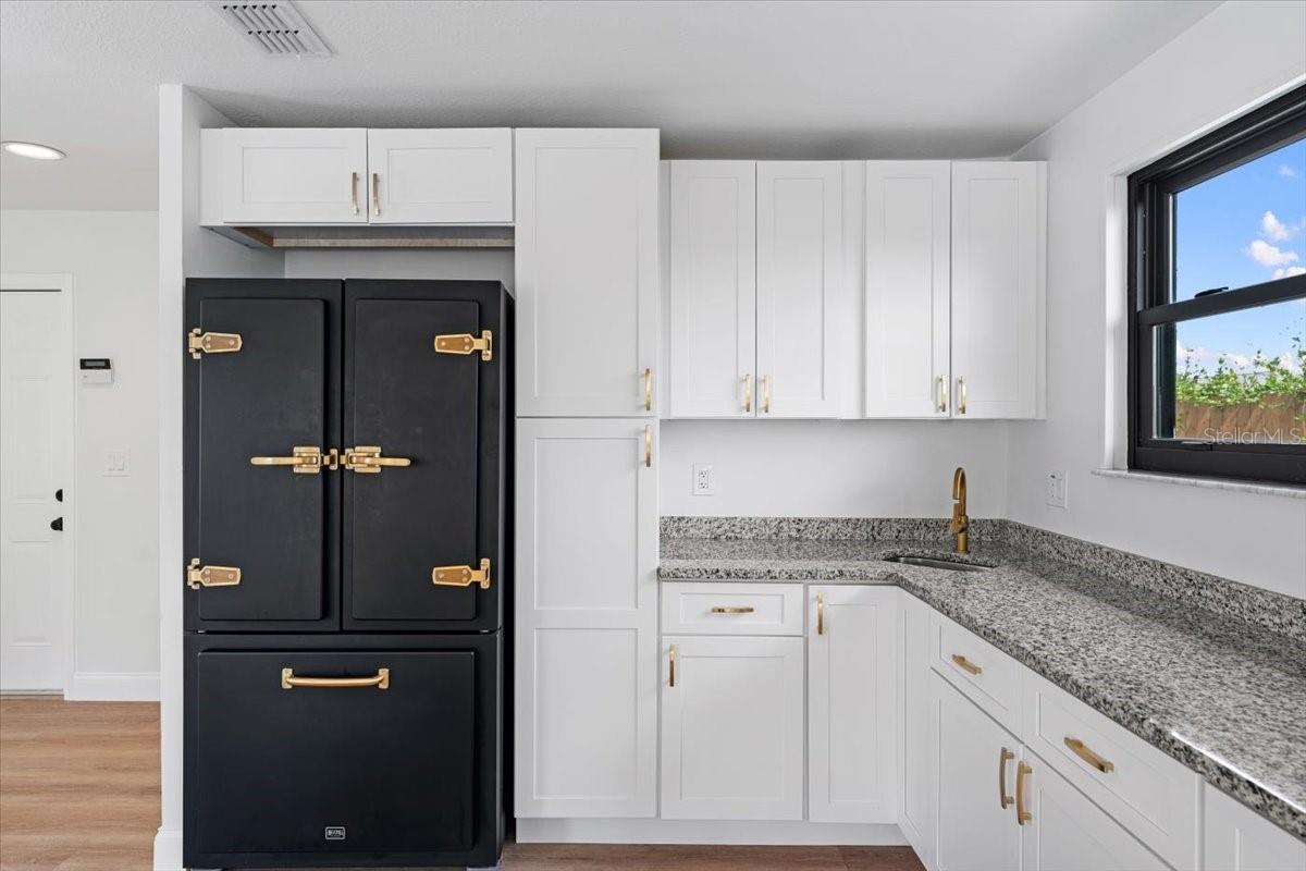 YACHT HAVEN - Residential