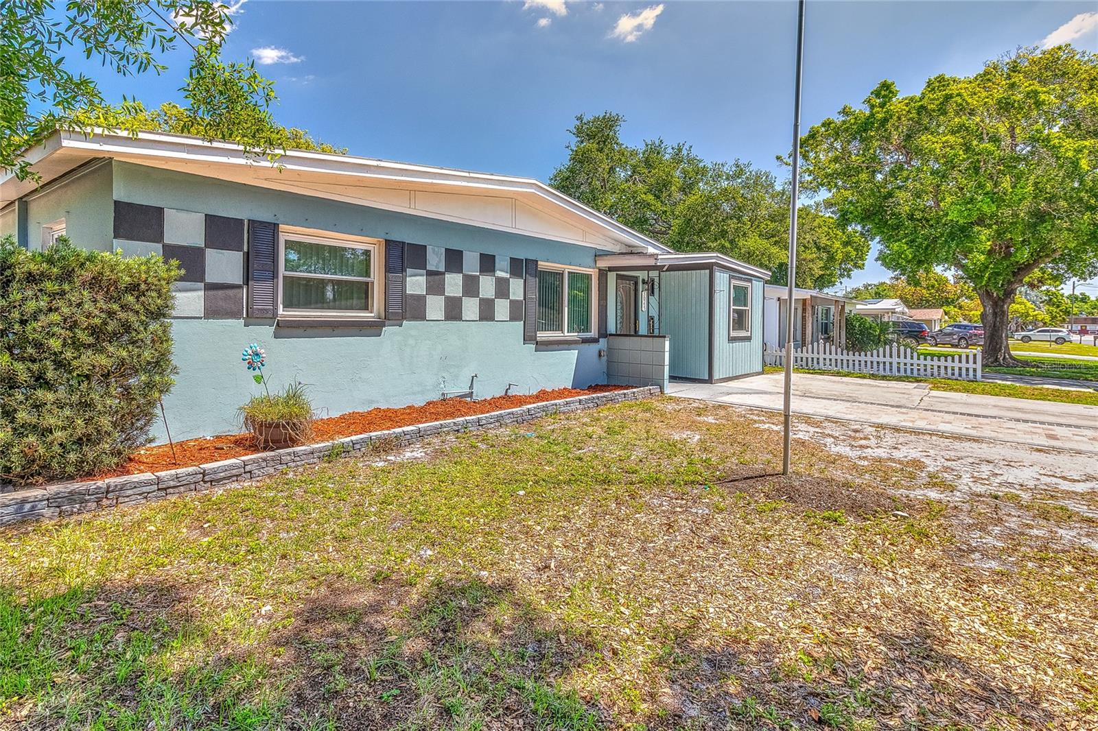 3045 STRATFORD DRIVE