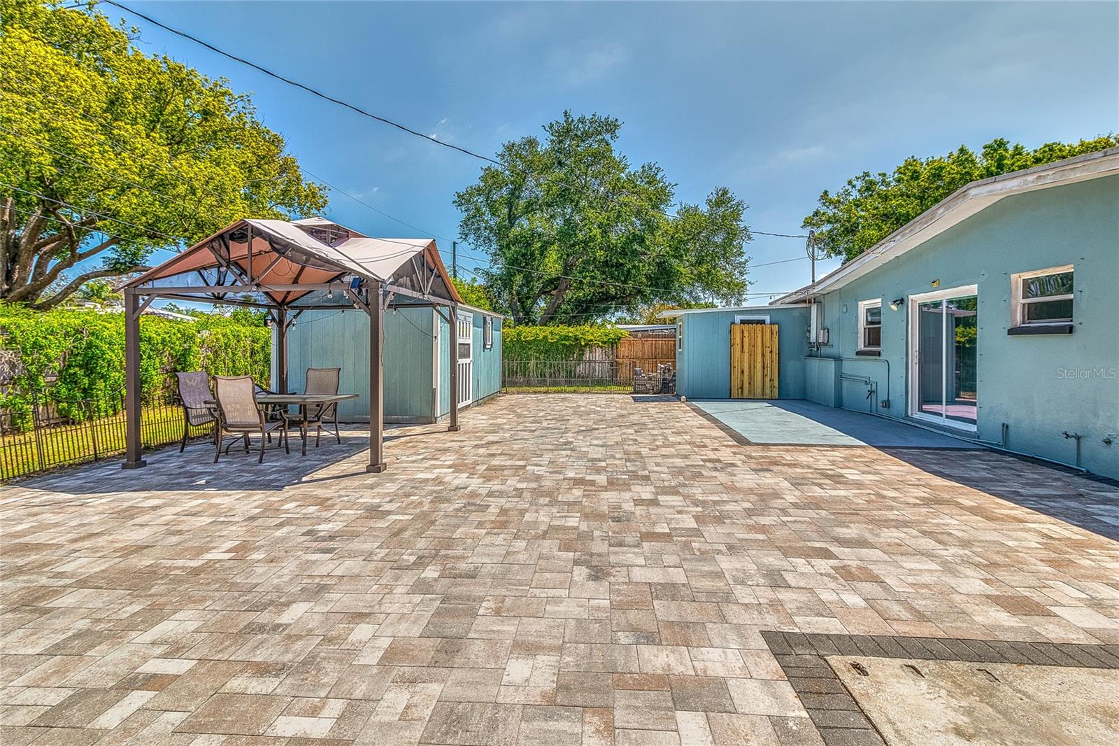 3045 STRATFORD DRIVE