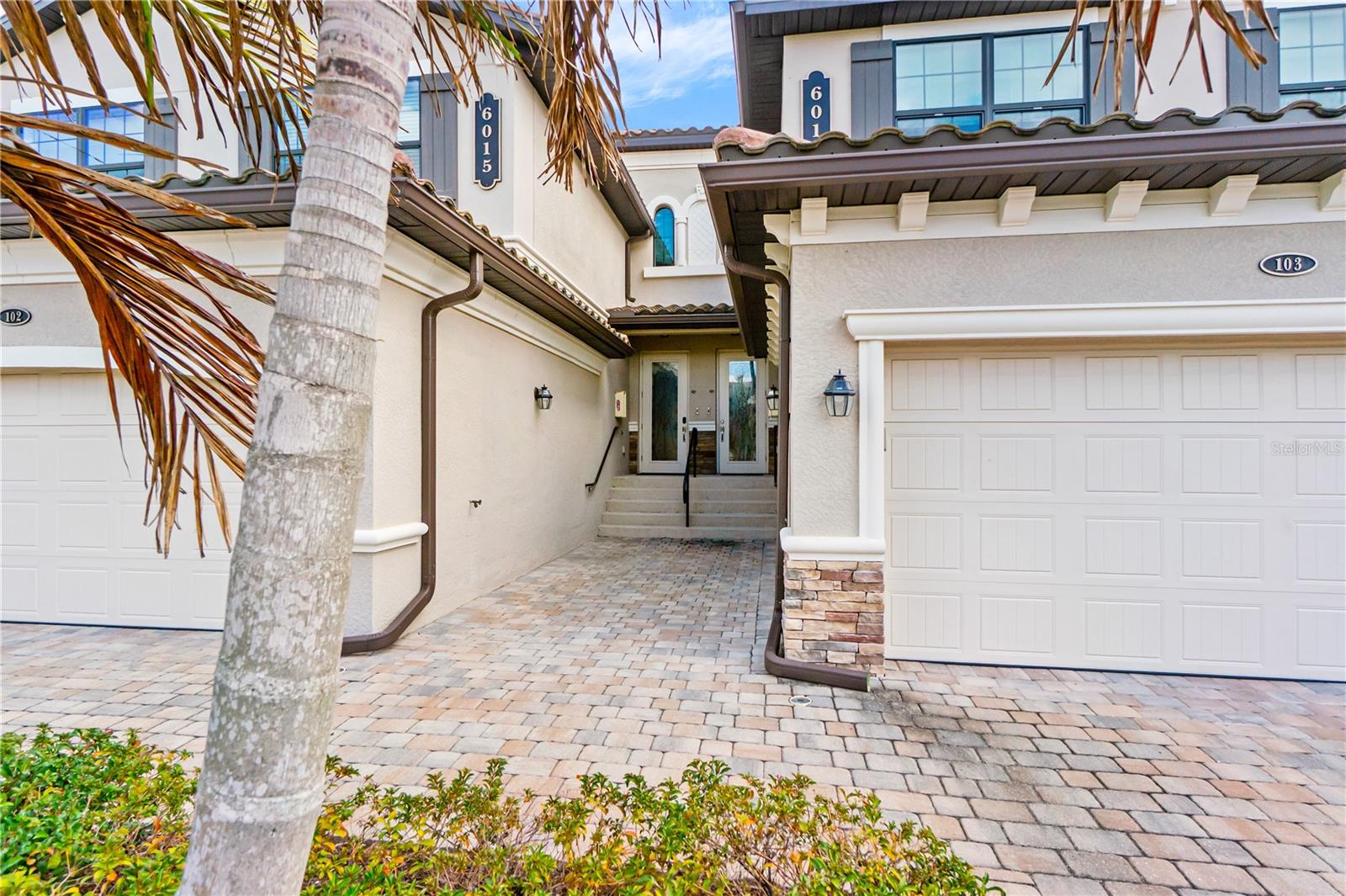 COACH HOMES IV AT LAKEWOOD NATIONAL - Residential