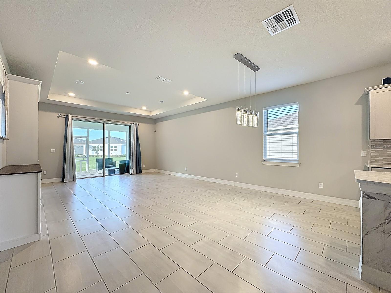 LIVE OAK LAKE PH 1 - Residential Lease