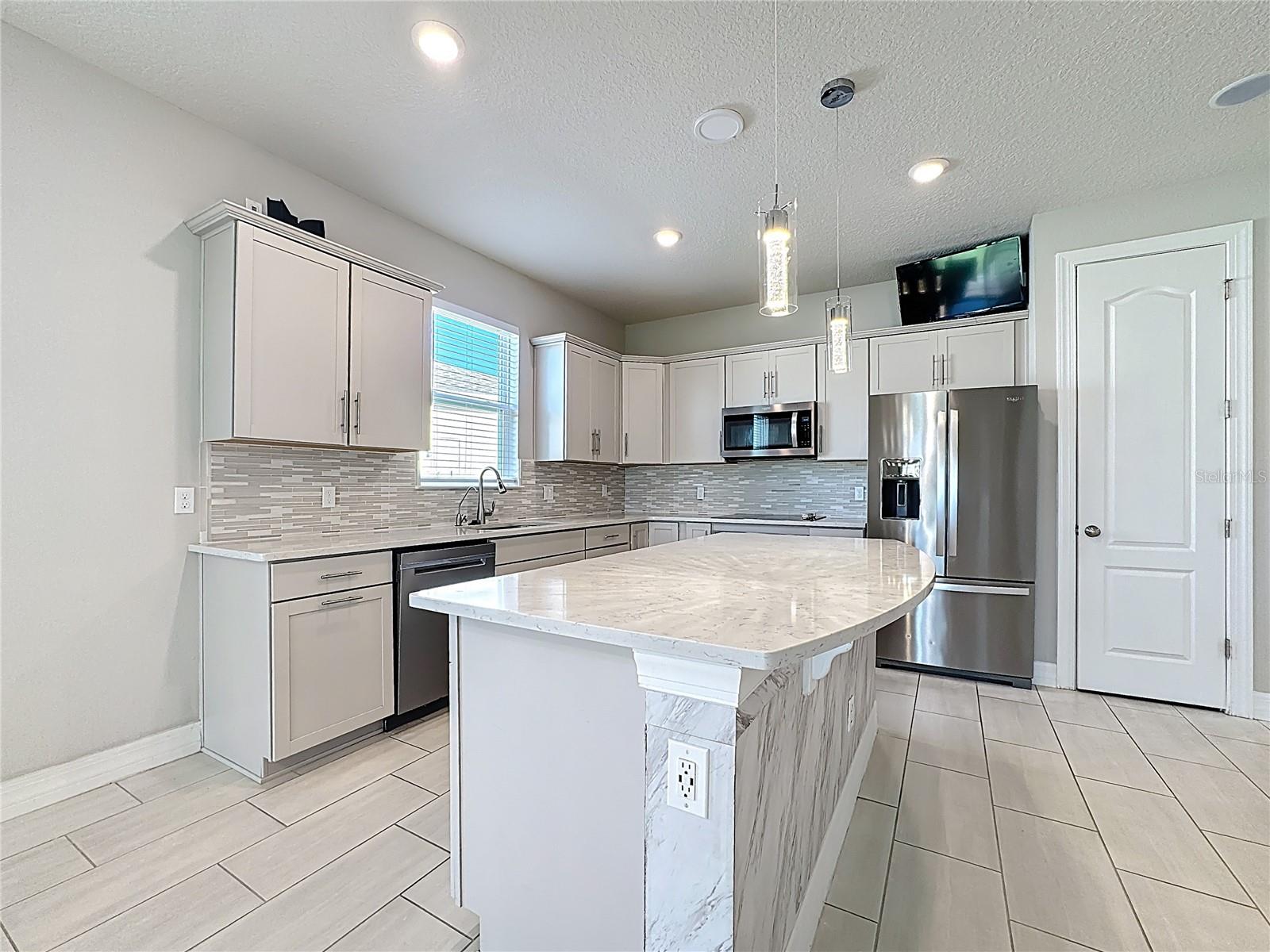 LIVE OAK LAKE PH 1 - Residential Lease