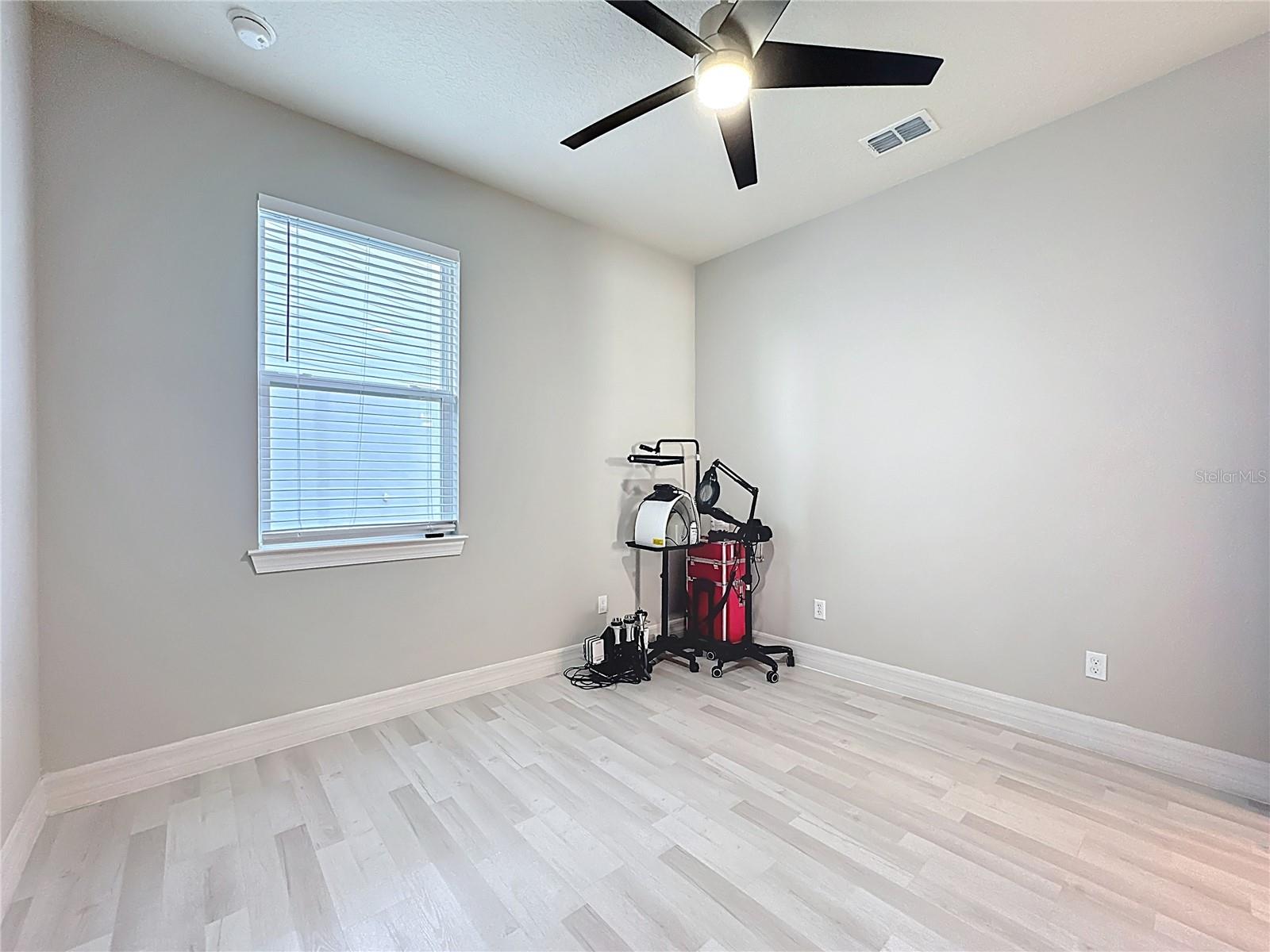 LIVE OAK LAKE PH 1 - Residential Lease