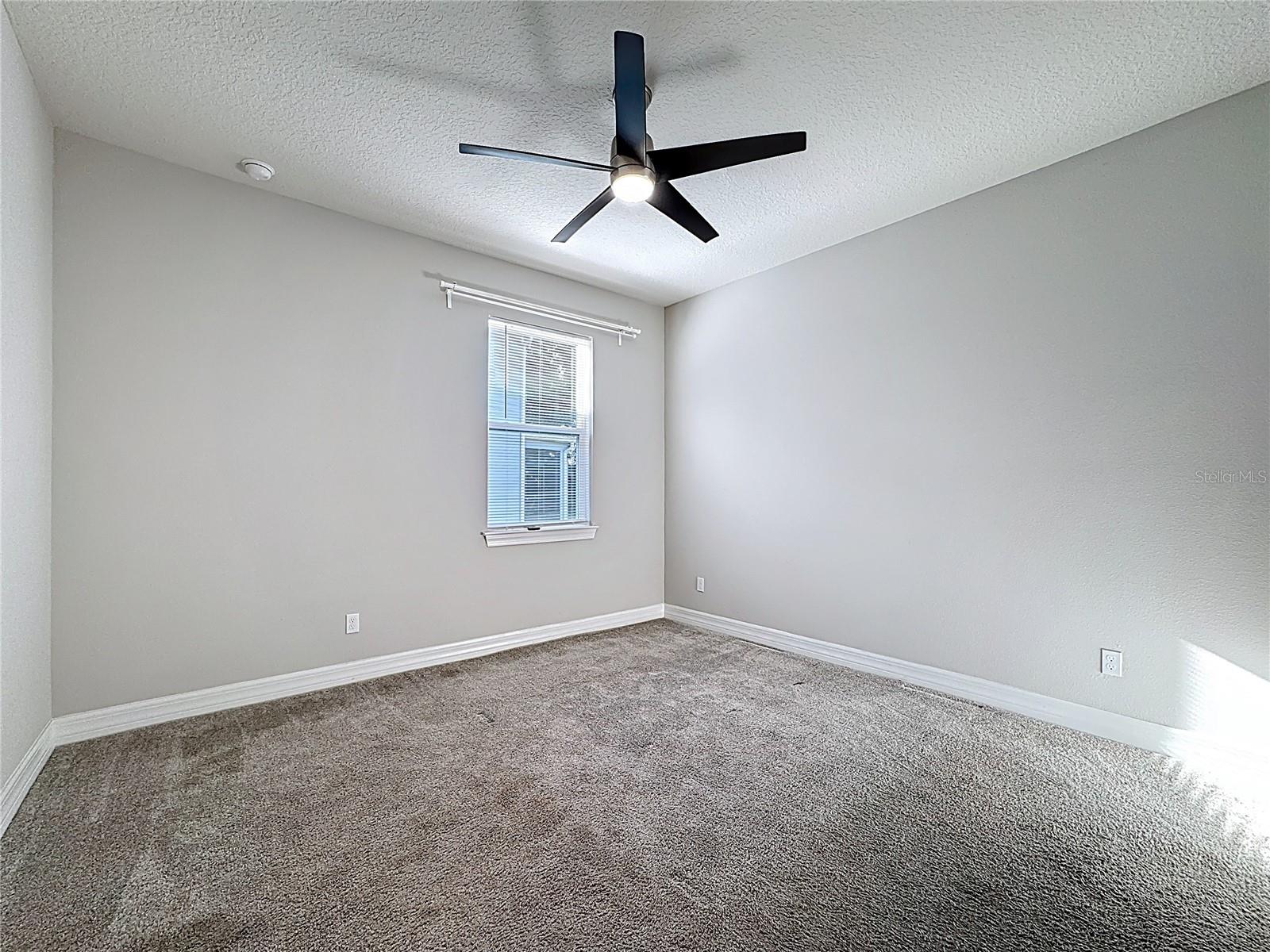 LIVE OAK LAKE PH 1 - Residential Lease