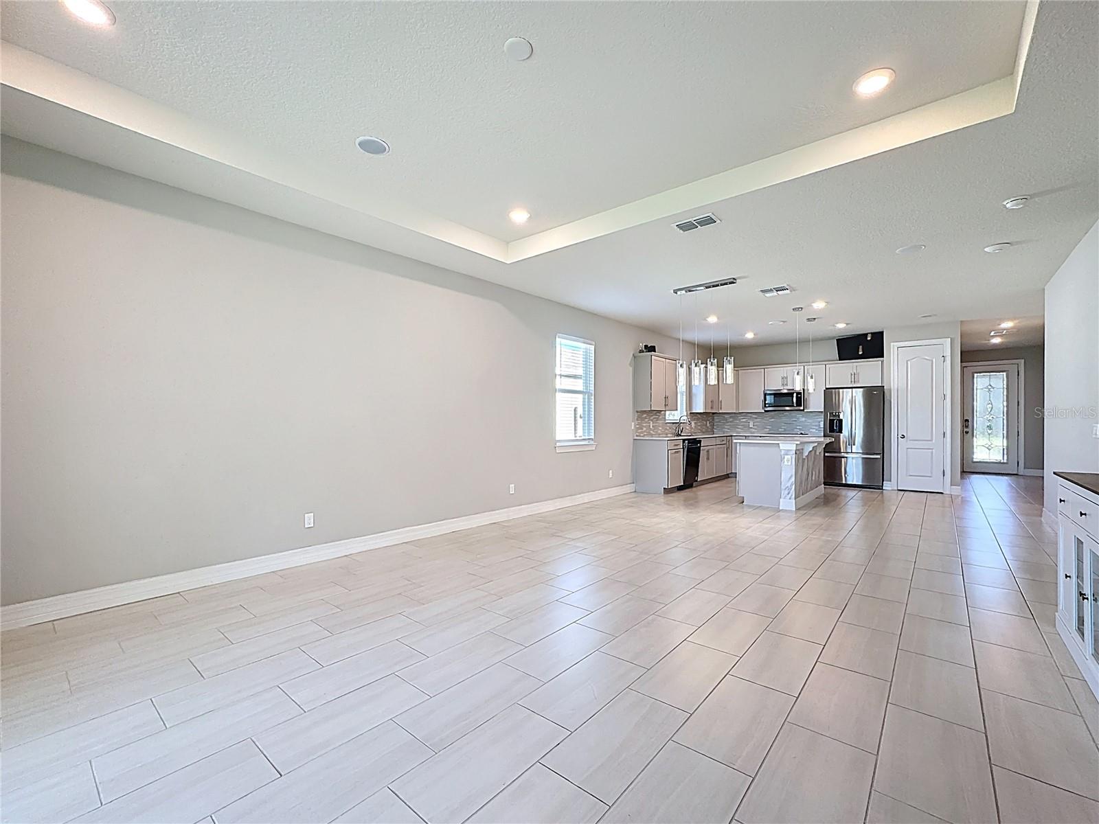 LIVE OAK LAKE PH 1 - Residential Lease