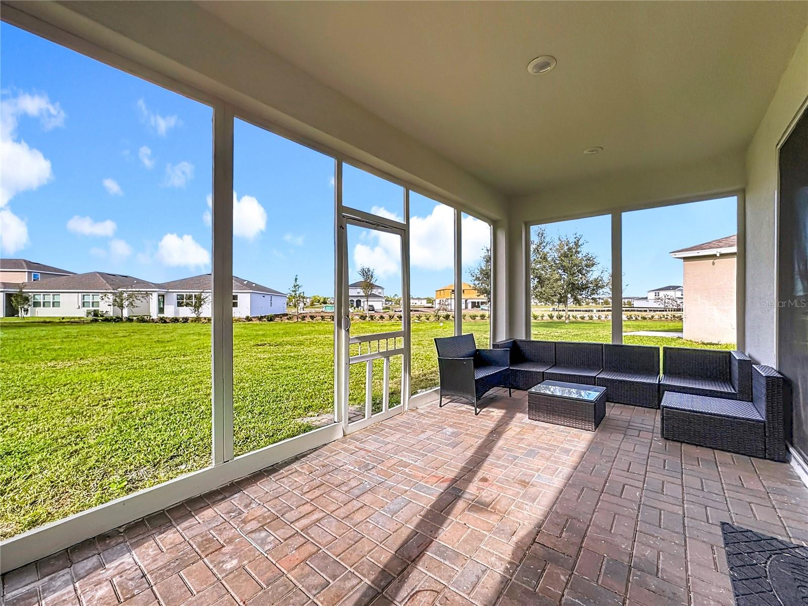 LIVE OAK LAKE PH 1 - Residential Lease