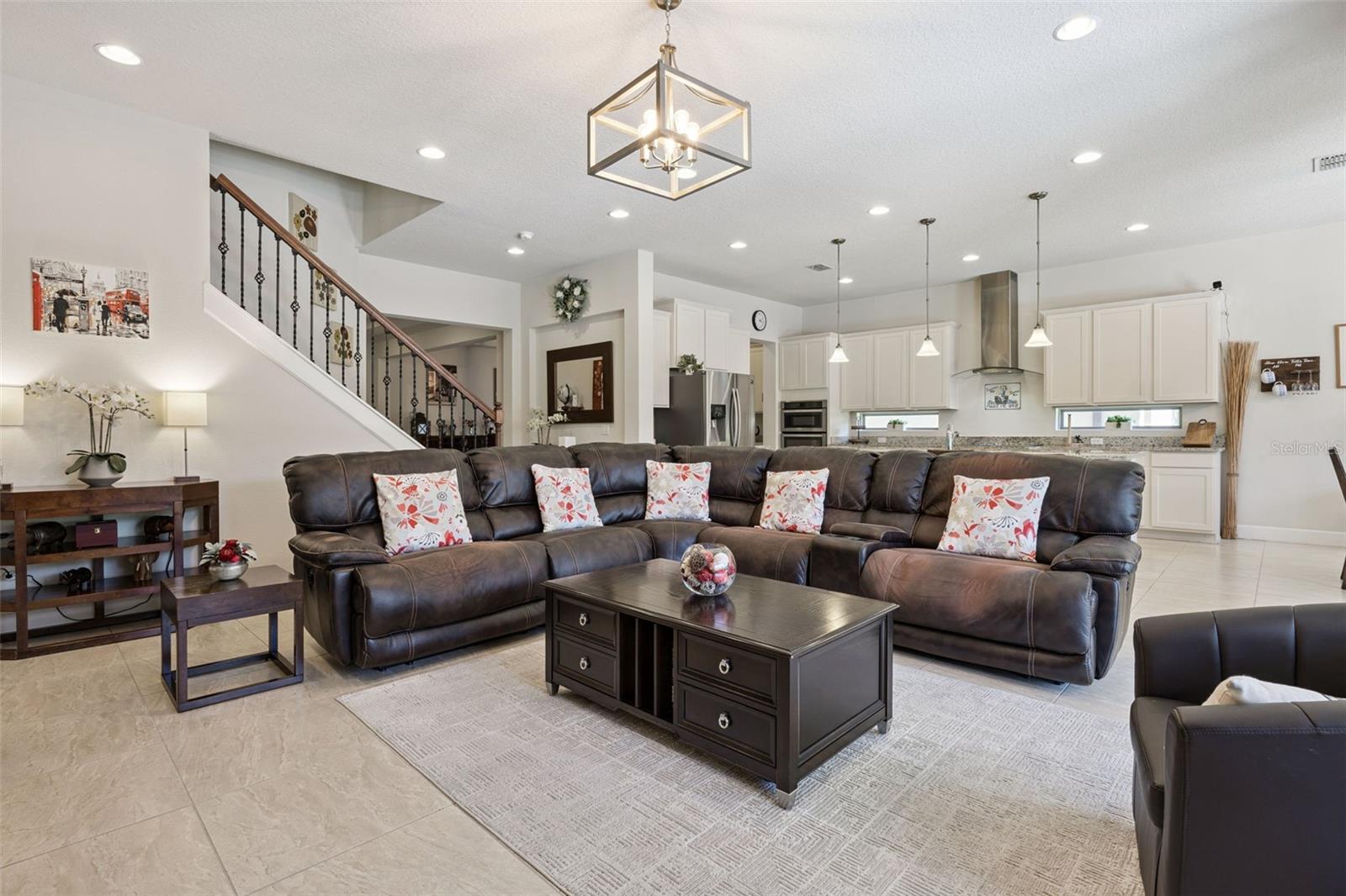 ROYAL LEGACY ESTATES - Residential