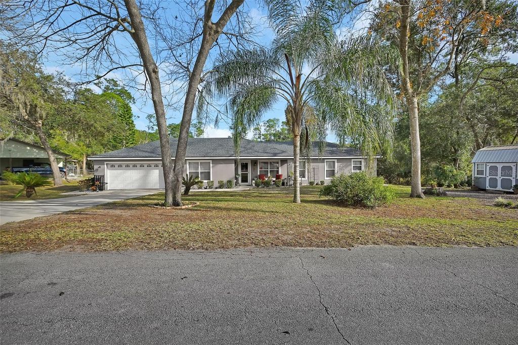 Photo of 43746 Sunset Drive, Paisley, FL 32767 (MLS # V4946554)
