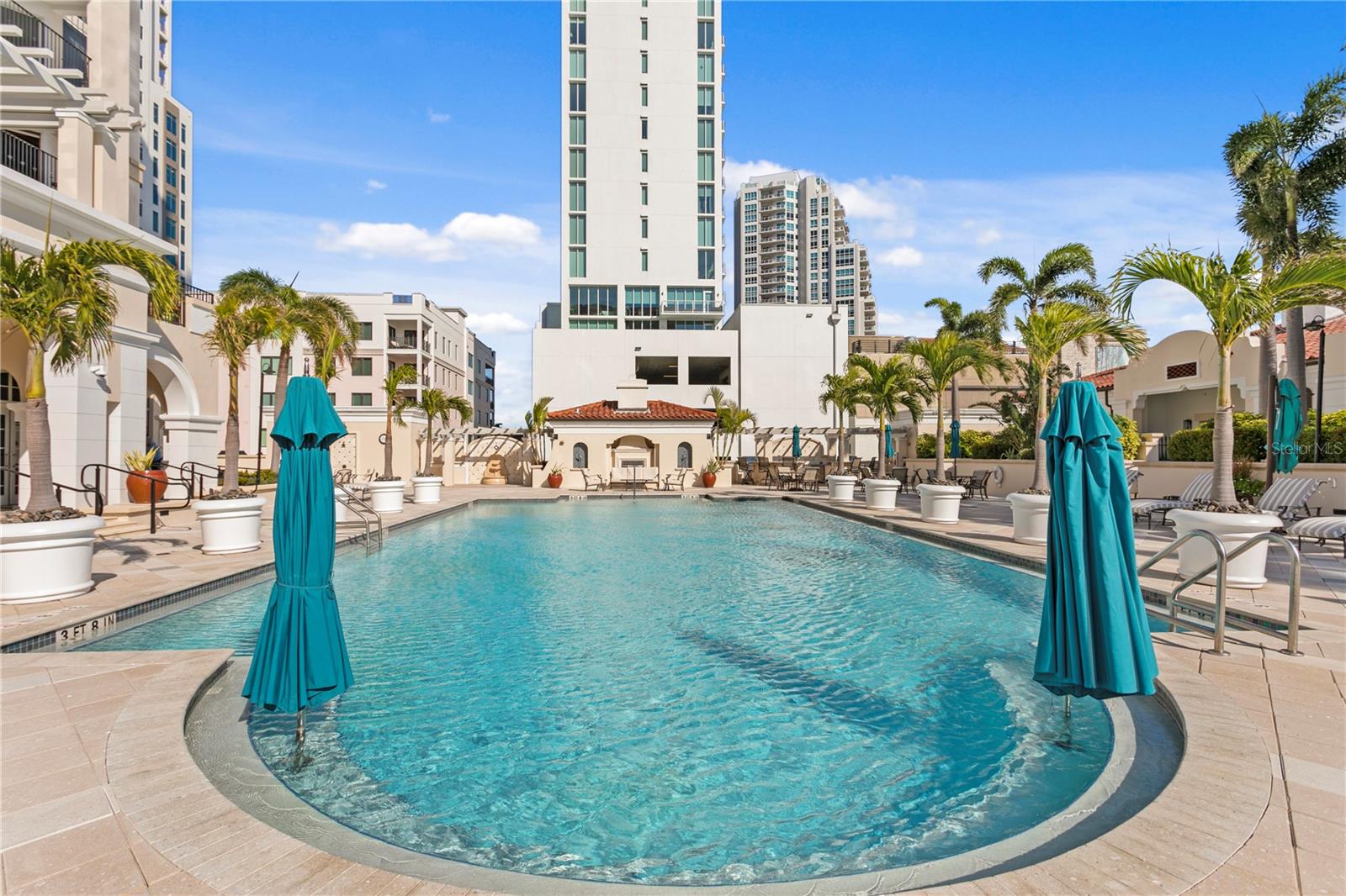 PARKSHORE PLAZA CONDO - Residential