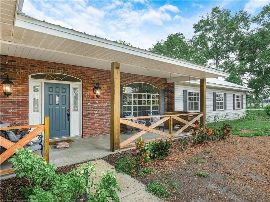 Photo of 1494 Wilde Street, Avon Park, FL 33825 (MLS # P4935470)