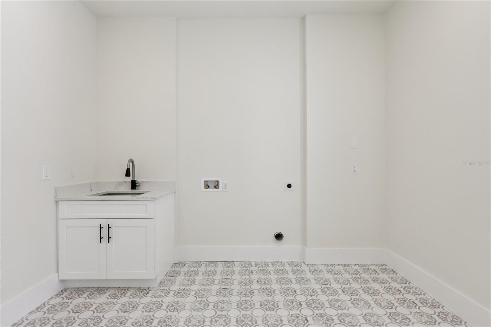 SANCTUARY ON LIVINGSTON PHASE 4 - Residential